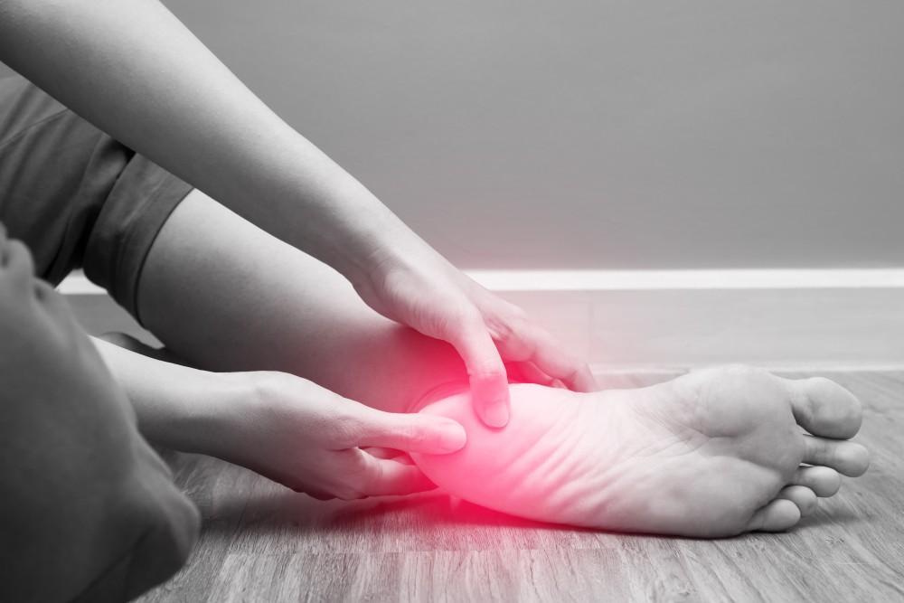 کلسترول بالا علت درد پاشنه ی پا است